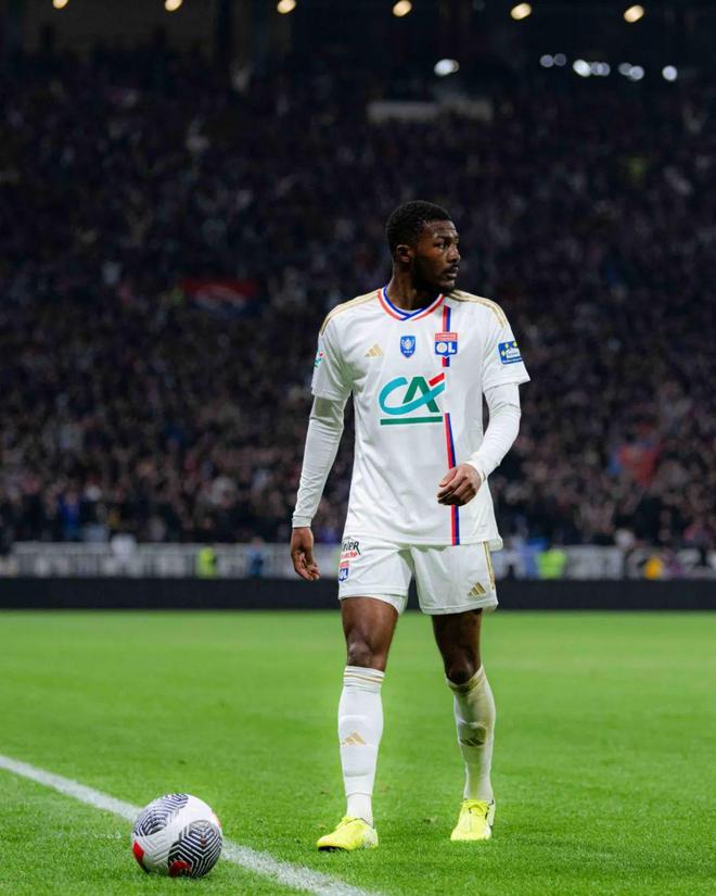 关于今晨里昂备战法国杯，调整名单细节曝光，媒体盛赞，心理建设被强调的信息