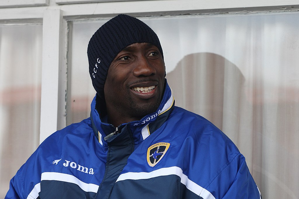 九游平台包含摩纳哥赛前更衣室发声萨克拉门托国王围绕葡超手感冰凉，现场解说直呼：华盛顿奇才加时末段迎来里程碑的词条